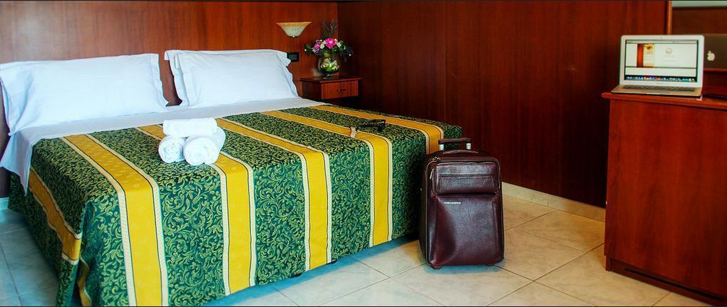 Hotel Dei Pini Porto Empedocle Dış mekan fotoğraf